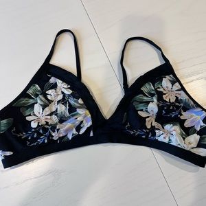 Athleta Bikini Top. Size XL